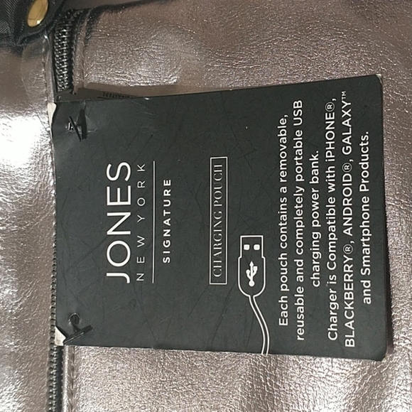 Jones New York silver charging pouch purse - Picture 5 of 14